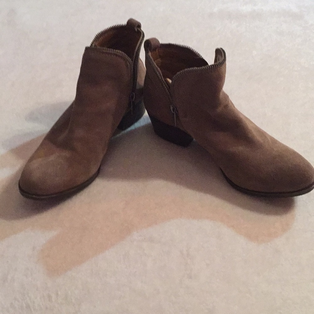 Ankle booties zip side